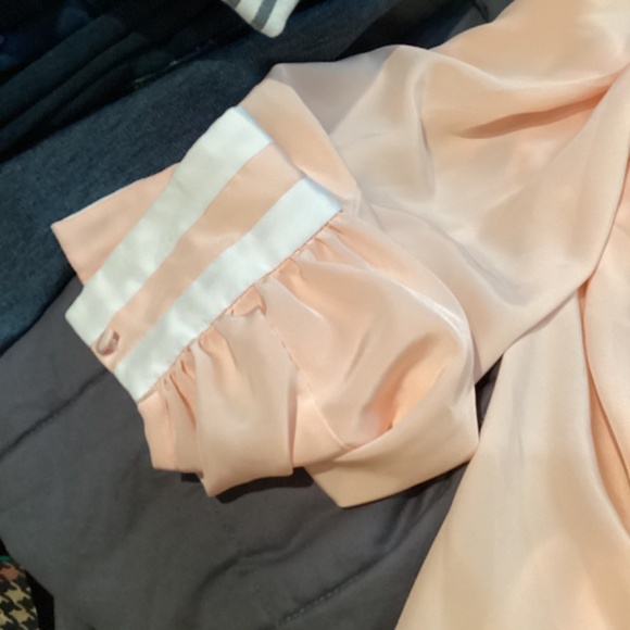 Vintage silky apricot blouse - Picture 2 of 4